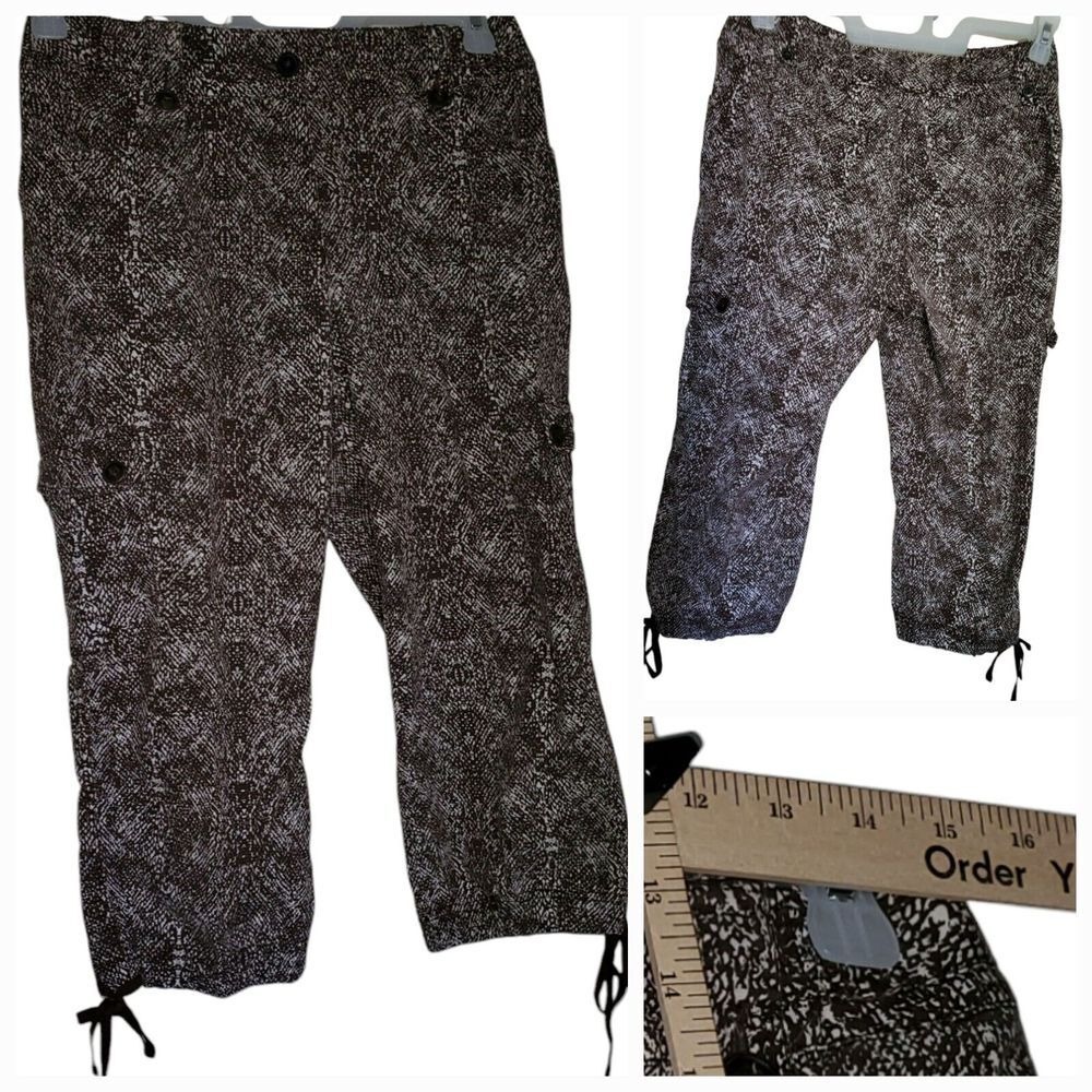 Chico's Baggy Capri Pants Size Small 31x20 Stretchy Nature Camo Outdoor Hiking